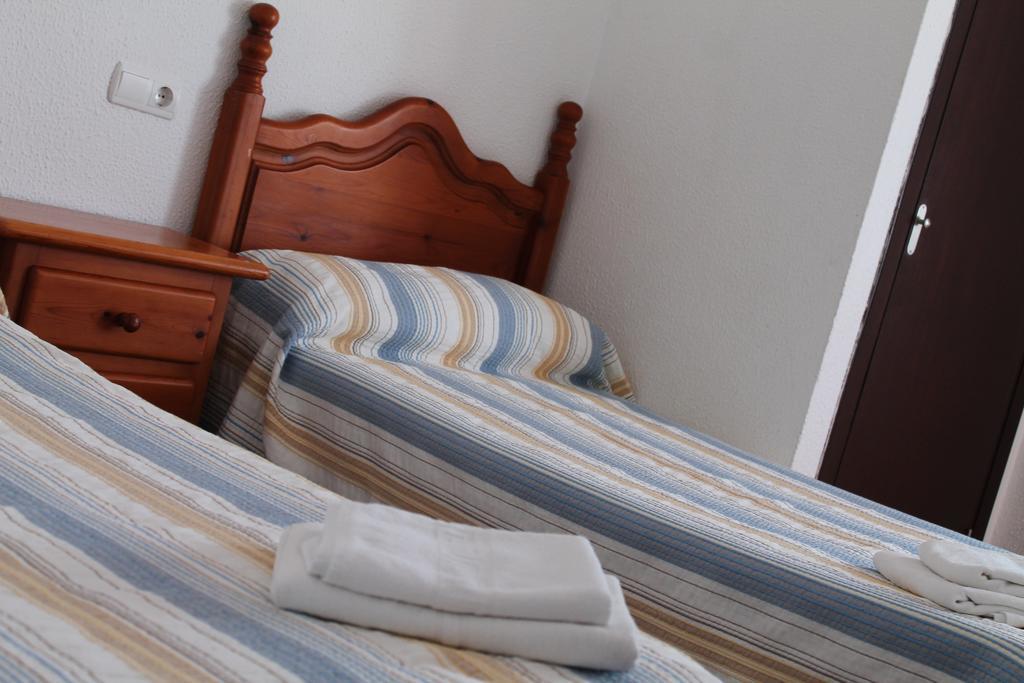 Hostal Montilla Sotogrande Torreguadiaro Zimmer foto