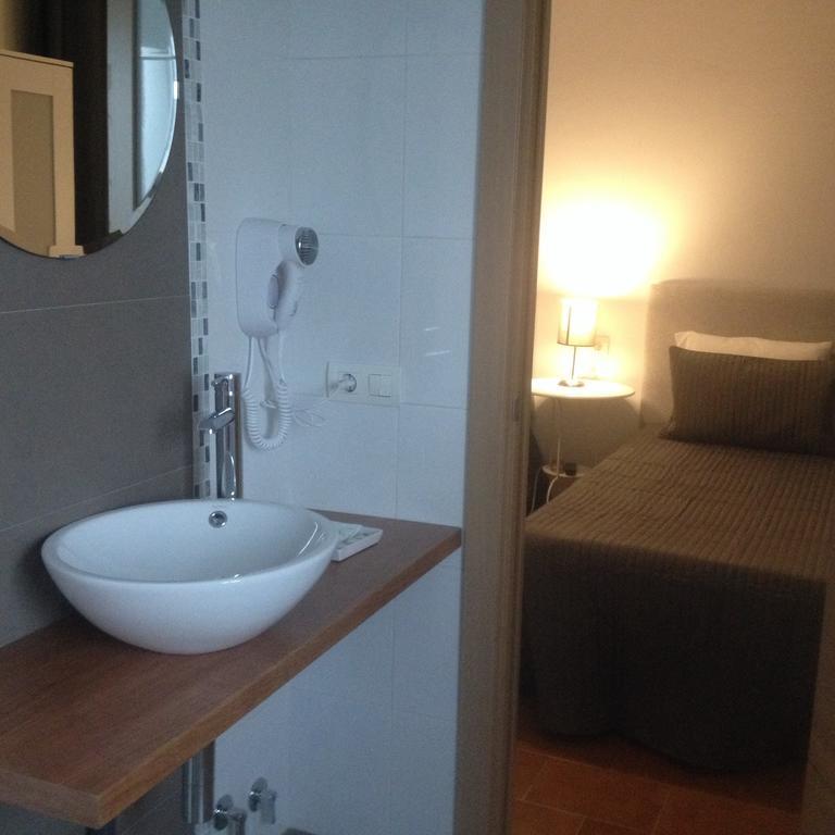 Hostal Montilla Sotogrande Torreguadiaro Exterior foto